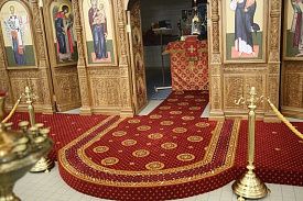 Круглый полушерстяное ковровое покрытие с укладкой в храм