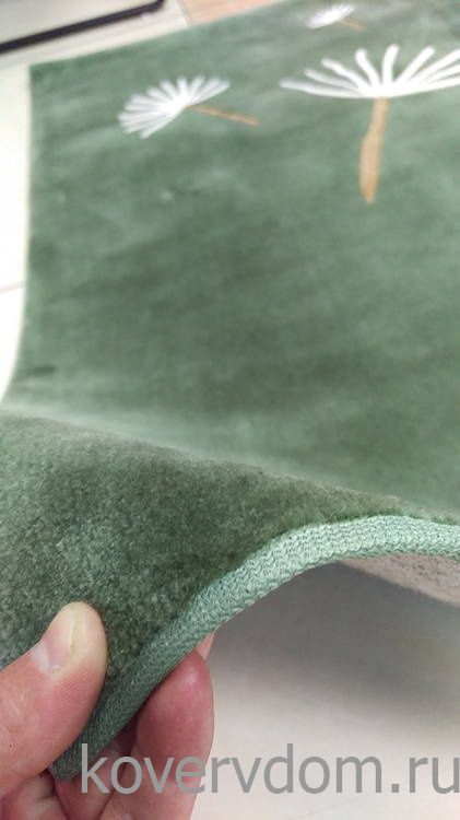 Ковер ручной работы с футбольной тематикой